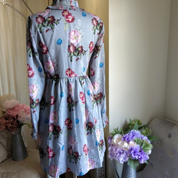 🍒NWT🍒 TED BAKER LIGHT GRAY FLORAL PRINT DRESS - Picture 6 of 10